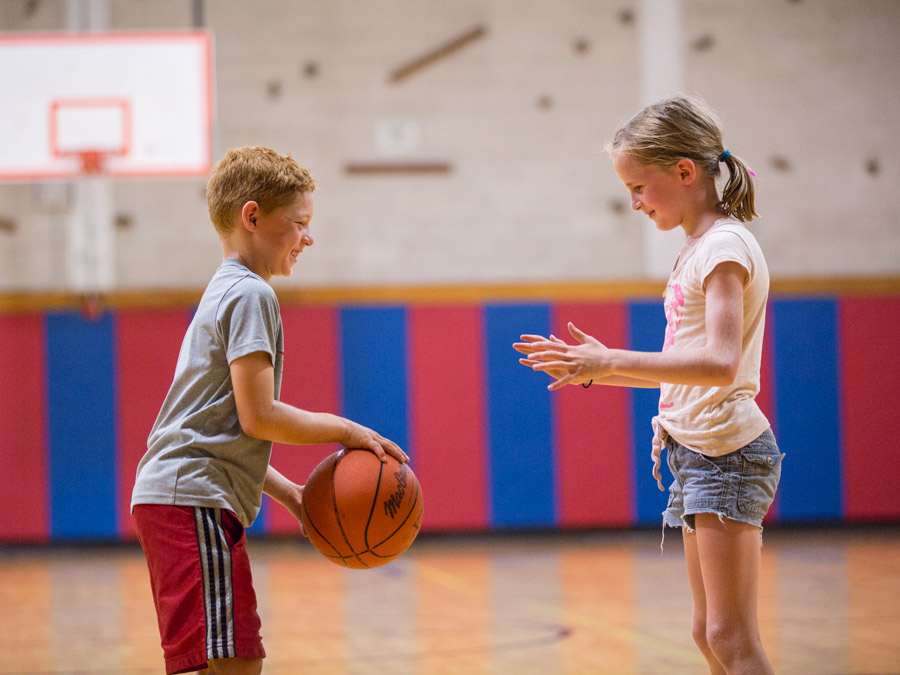2-children-basketball